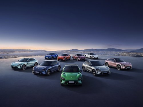 Baru Dua Model, Xiaomi Sudah Catatkan Rekor Penjualan Mobil Pada 2025