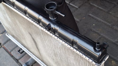 Radiator Mobil Keropos Diperbaiki atau Diganti Baru? Catat Biayanya