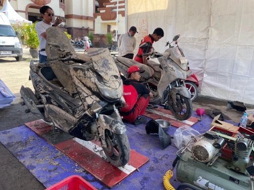 Posko Yamaha Untuk Bali, Warga Terdampak Banjir Dipersilakan Datang Servis Gratis