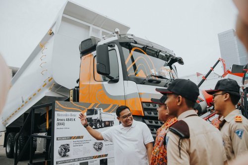 Top Markotop, DCVI Sumbang Mesin Bus Mercedes-Benz OF 917 ke SMK 1 Angkasa Jakarta