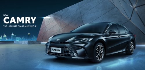 Baru Dapat Penyegaran, Segini Harga Toyota Camry Bensin Terbaru