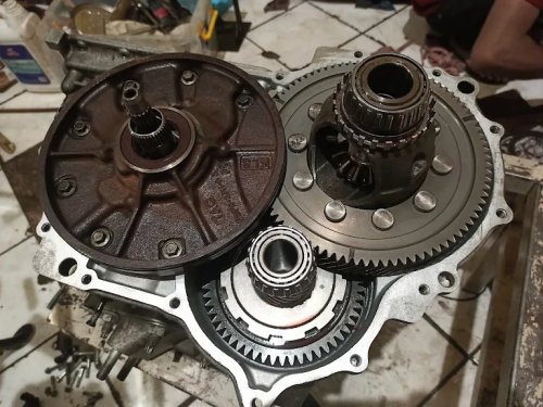 Apa Bedanya CVT dan AT di Mobil Matik? Ini Penjelasan Mudahnya