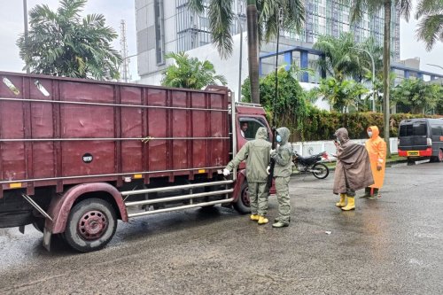 Gawat, Puluhan Truk Yang Akan Keluar Kawasan Industri Cikande Terpapar Radiasi Cesium-137
