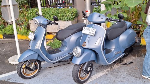 Bukan di Setang! Ini Alasannya Headlamp Vespa GTV 300 Nempel di Sepatbor