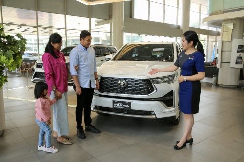 Ada 9, Begini Tips Merawat Aki Mobil Listrik dan Hybrid Kepunyaan Toyota
