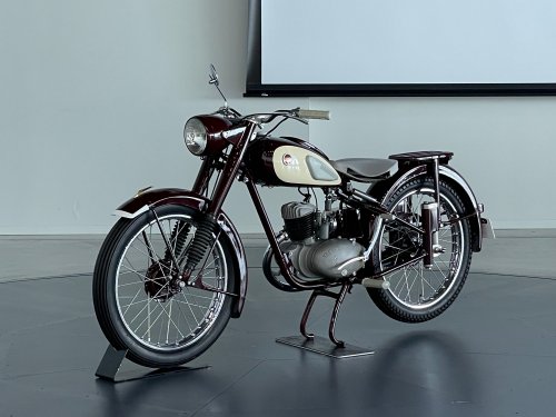 Bertemu Langsung Dengan Motor Pertama Yamaha di Jepang, Seperti Ini Detailnya