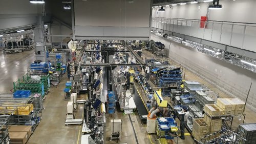 Sistem Robotik Pabrik Daihatsu di Kyoto, Produksi Mobil Tiap 54 Detik