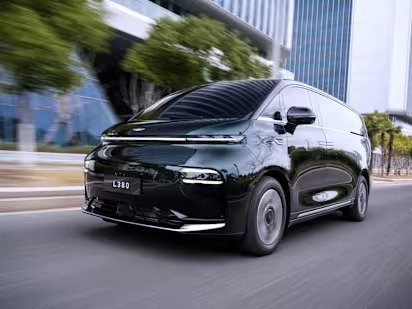 Mau Nikmati 'Kue' di Segmen MPV Premium, Geely Siapkan Lawan Berat Denza D9?