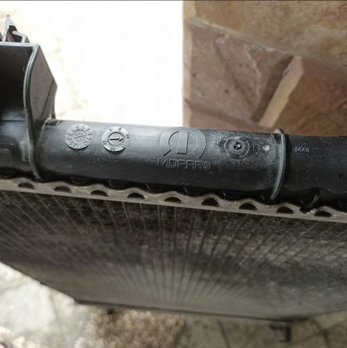 Jangan Campur Coolant Radiator Mobil dengan Air Biasa, Ini Efeknya!