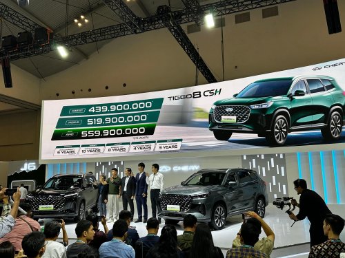 Varian Termurah Chery TIGGO 8 CSH Hadir di GJAW 2025, Harga Cuma Segini