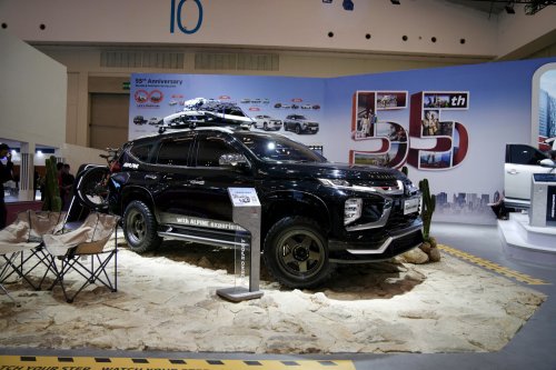 Gandeng Alpine, Mitsubishi Pajero Sport Tampil Ciamik Di GJAW 2025