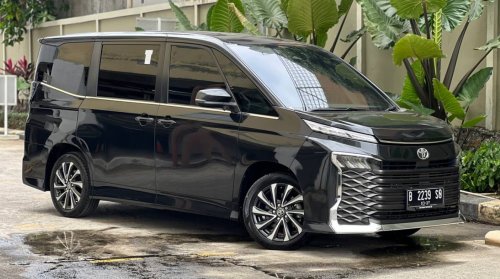 Mobil Bekas MPV Pintu Geser Toyota Voxy 2022 Cicilan Rp 9 Jutaan