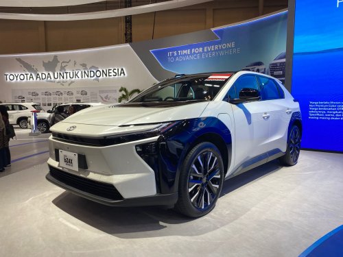 Mengintip Masuk Toyota bZ4X Spek CKD, Makin Terasa Premiumnya