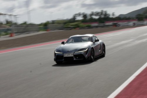 Berpacu Dengan 382 Daya Kuda, Toyota Supra Libas Sirkuit Mandalika