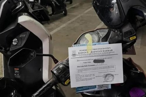 Tak Bisa Sembunyi, Petugas Samsat Satroni Motor Nunggak Pajak Sampai ke Parkiran Stasiun