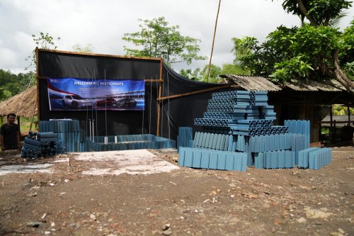 Dari Plastik Daur Ulang, Toyota Bangun Toilet Di Desa Wisata Sasak Ende