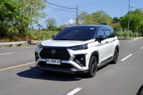 Diisi Muatan Penuh, Konsumsi BBM Toyota Veloz Hybrid Tetap Seirit Ini