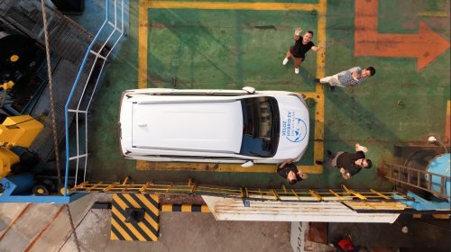 Wisata Pantai Eksotis Lampung Bersama Veloz Hybrid EV Lintas Nusa