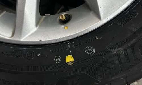 Terungkap, Arti dan Fungsi Bulatan Kuning dan Merah di Ban Mobil