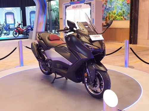 Sekilas Mirip, Ini Perbedaan CVT Yamaha TMAX Dengan Motor Matic Lain