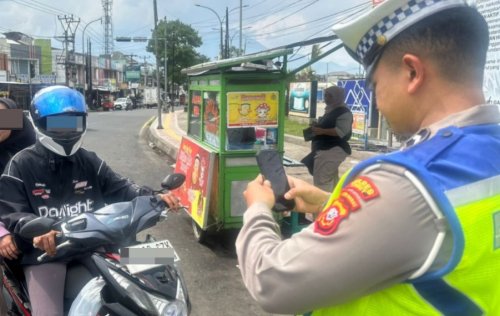 Blanko dan Bolpoin Polisi Dipensiunkan, Tilang Handheld Berlaku Dengan Cara Ini