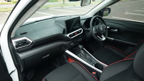 Dengan Fitur Seperti Ini Apakah Pantas Rocky Hybrid Jadi Andalan?