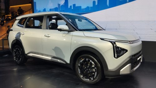 Kia Carens Terbaru Meluncur di IIMS 2026, Harga Mulai Rp 319 Juta