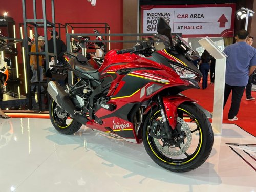 Kawasaki Ninja ZX-25 Series Diskon Puluhan Juta di IIMS 2026