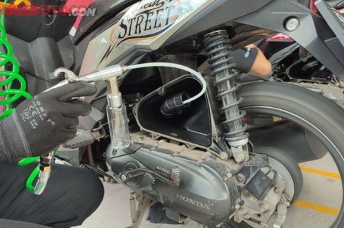 Bukan Disemprot dari Box Filter, Ini Cara Ampuh Bersihkan Throttle Body Motor