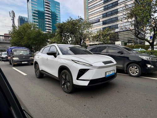 Kepergok Tanpa Kamuflase, OMODA E5 Baru Asyik Melintas Di Jakarta