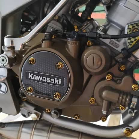 Serba-serbi Oli Mesin Motor 2 Tak: Fungsi, Jenis, dan Perawatannya