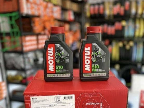 Serba-serbi Oli Mesin Motor 2 Tak: Fungsi, Jenis, dan Perawatannya