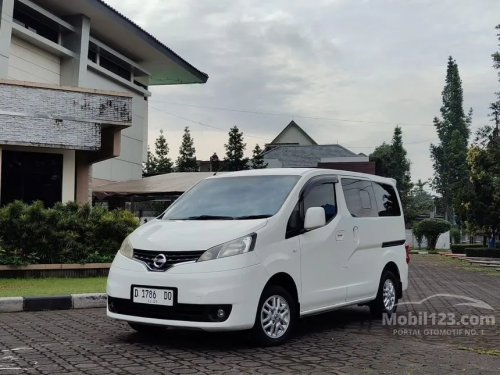 5 Rekomendasi Mobil Keluarga Bekas di Bawah Rp100 Juta, Dapat Alphard Sampai Kijang Innova