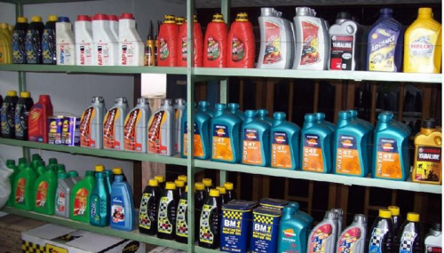 Serba-serbi Oli Mesin Motor 2 Tak: Fungsi, Jenis, dan Perawatannya