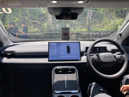 Test Drive Aion V; SUV Listrik dengan Kabin Lega, Performa Mumpuni, dan Ada Kulkasnya!