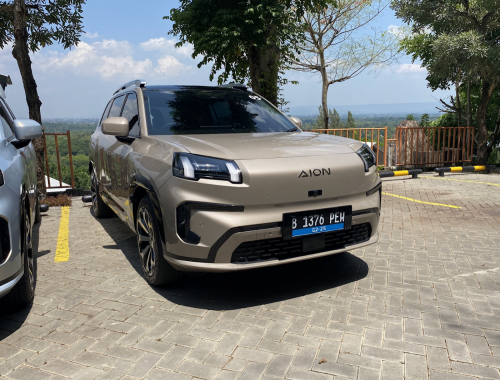 Test Drive Aion V; SUV Listrik dengan Kabin Lega, Performa Mumpuni, dan Ada Kulkasnya!