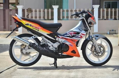 Serba-serbi Oli Mesin Motor 2 Tak: Fungsi, Jenis, dan Perawatannya