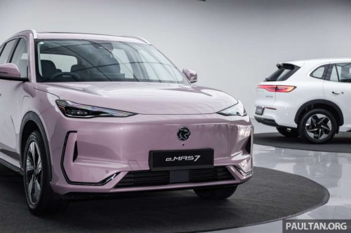 2025 Proton eMas 7 gets new Obsidian Black exterior, Alabaster White interior options, OTA Apple CarPlay