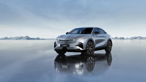 Alpine A390 debuts – tri-motor coupé-SUV with up to 470 hp; 89 kWh battery, up to 555 km range WLTP
