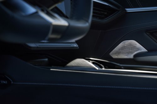 Alpine A390 debuts – tri-motor coupé-SUV with up to 470 hp; 89 kWh battery, up to 555 km range WLTP