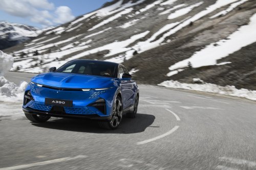 Alpine A390 debuts – tri-motor coupé-SUV with up to 470 hp; 89 kWh battery, up to 555 km range WLTP