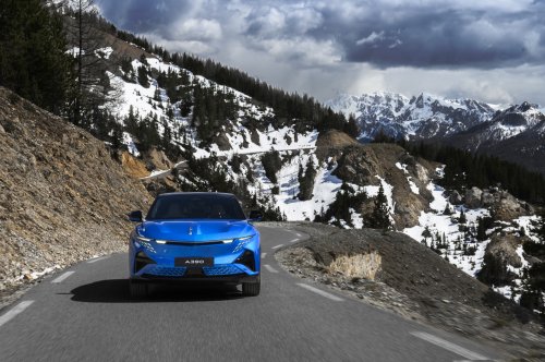 Alpine A390 debuts – tri-motor coupé-SUV with up to 470 hp; 89 kWh battery, up to 555 km range WLTP