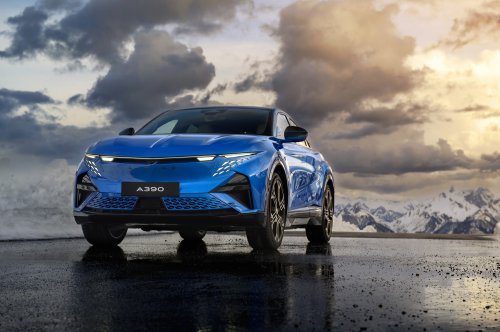 Alpine A390 debuts – tri-motor coupé-SUV with up to 470 hp; 89 kWh battery, up to 555 km range WLTP