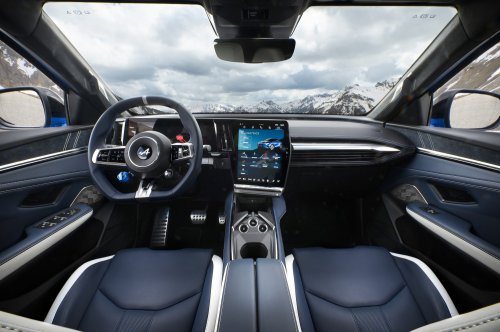 Alpine A390 debuts – tri-motor coupé-SUV with up to 470 hp; 89 kWh battery, up to 555 km range WLTP