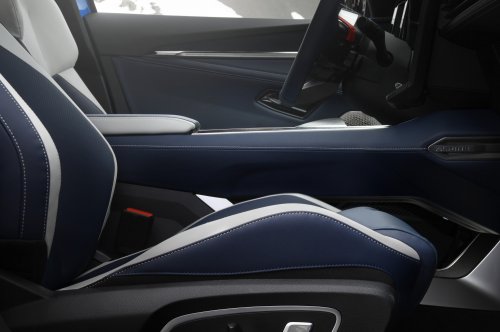 Alpine A390 debuts – tri-motor coupé-SUV with up to 470 hp; 89 kWh battery, up to 555 km range WLTP