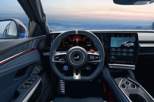 Alpine A390 debuts – tri-motor coupé-SUV with up to 470 hp; 89 kWh battery, up to 555 km range WLTP