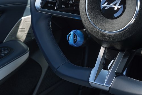 Alpine A390 debuts – tri-motor coupé-SUV with up to 470 hp; 89 kWh battery, up to 555 km range WLTP