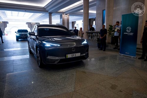 Anwar Ibrahim test drives Proton eMas 7, calls it a proud achievement of Malaysian automotive landscape