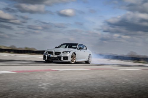 2025 G87 BMW M2 CS debuts – 30 kg lighter; 3.0L twin-turbo I6 with 530 PS; 0-100 km/h in 3.8 seconds