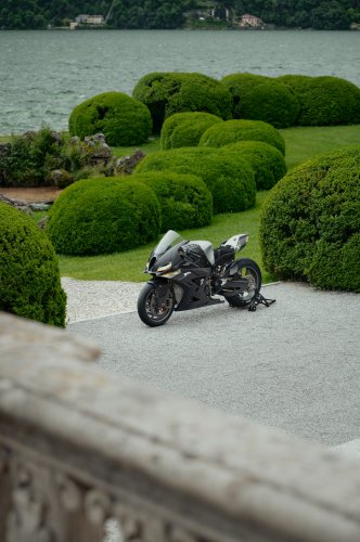 BMW Motorrad Concept RR presented at the Concorso d’Eleganza Villa d’Este show in France